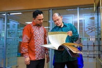 Wadah Hikmah: Manuskrip Undang-Undang, Mahalnya Catatan Sejarah