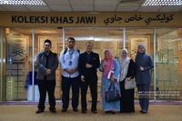 Penolong Naib Censelor Kolej Pengajian Pengkomputeran, Informatik dan Matematik Melawat Koleksi Khas Jawi