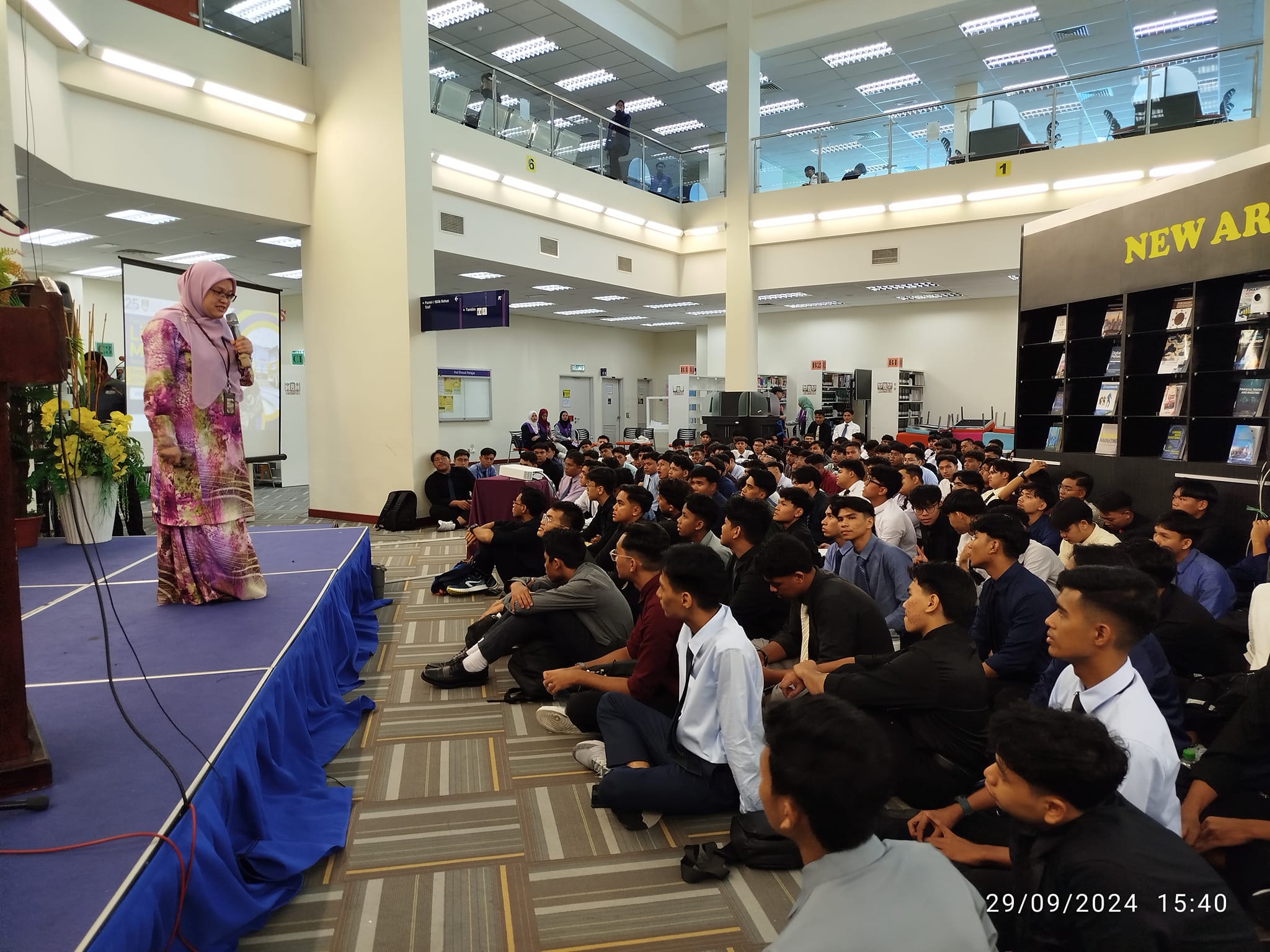 Perpustakaan Tun Dr. Ismail Anjur Taklimat PTDI untuk Mahasiswa Baharu