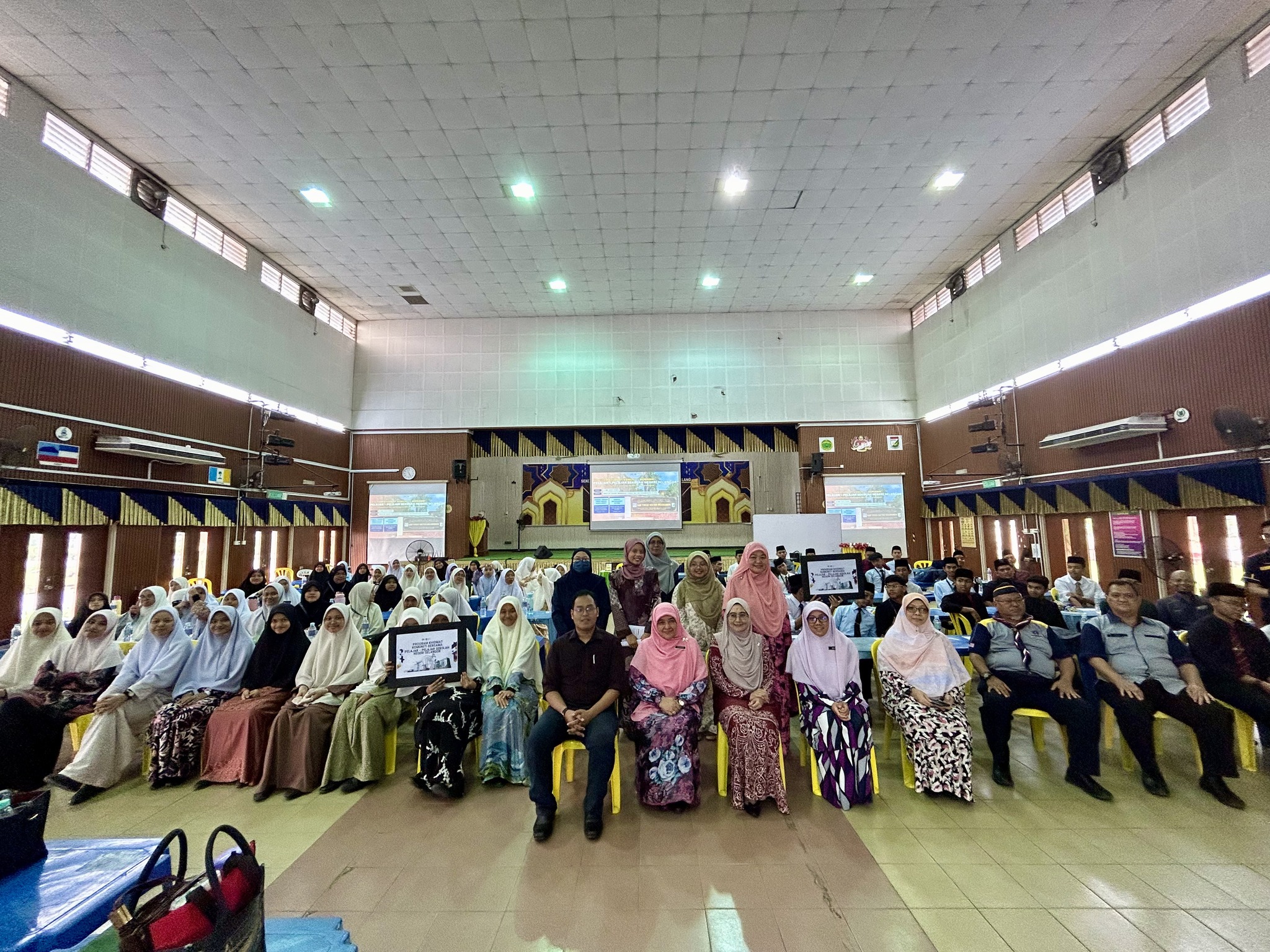 Program Khidmat Komuniti : SAMT Sultan Hisamuddin Kota Raja, Klang, Selangor