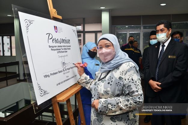 Perasmian Bangunan Arkib Universiti