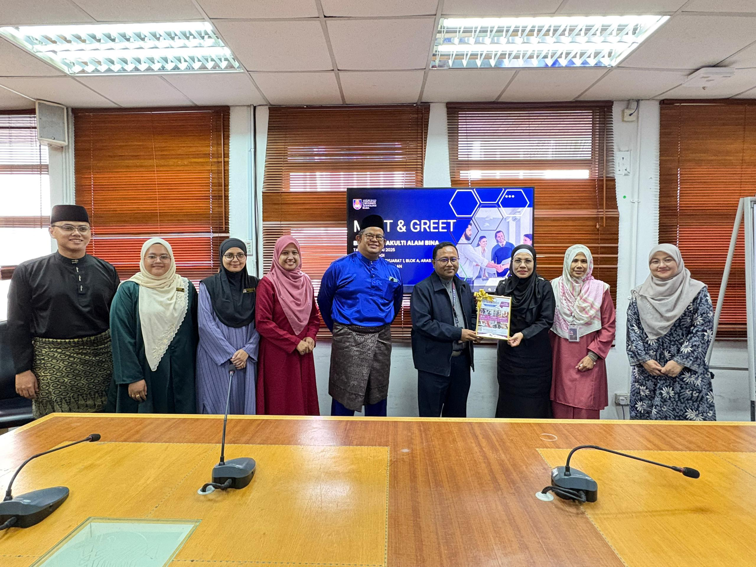 Perpustakaan Tun Abdul Razak dan Fakulti Alam Bina Kukuhkan Perkongsian Strategik melalui sesi Meet & Greet