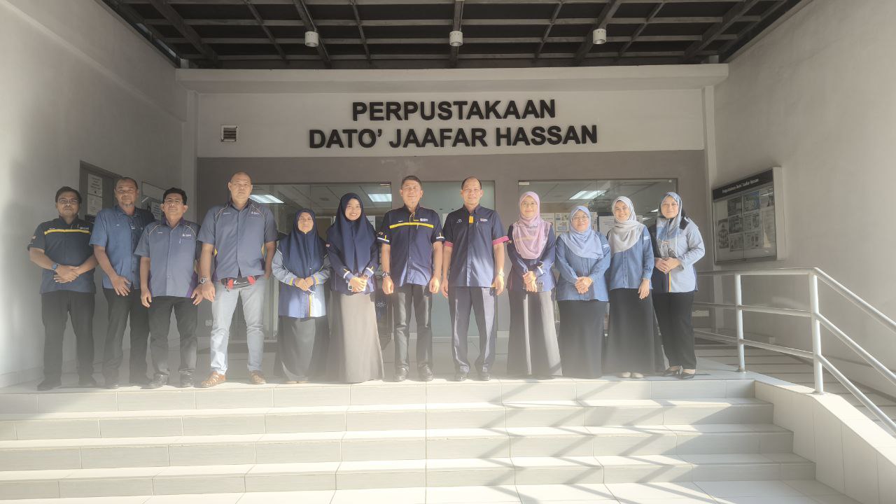 LAWATAN KETUA PUSTAKAWAN, PERPUSTAKAAN UiTM KE PERPUSTAKAAN DATO’ JAAFAR HASSAN, UiTM CAWANGAN PERLIS