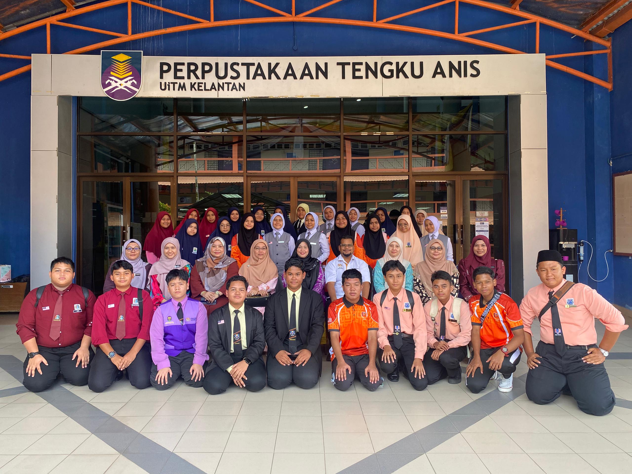Program Literasi Maklumat Dekatkan Pelajar Sekolah Menengah Daerah Pasir Puteh 