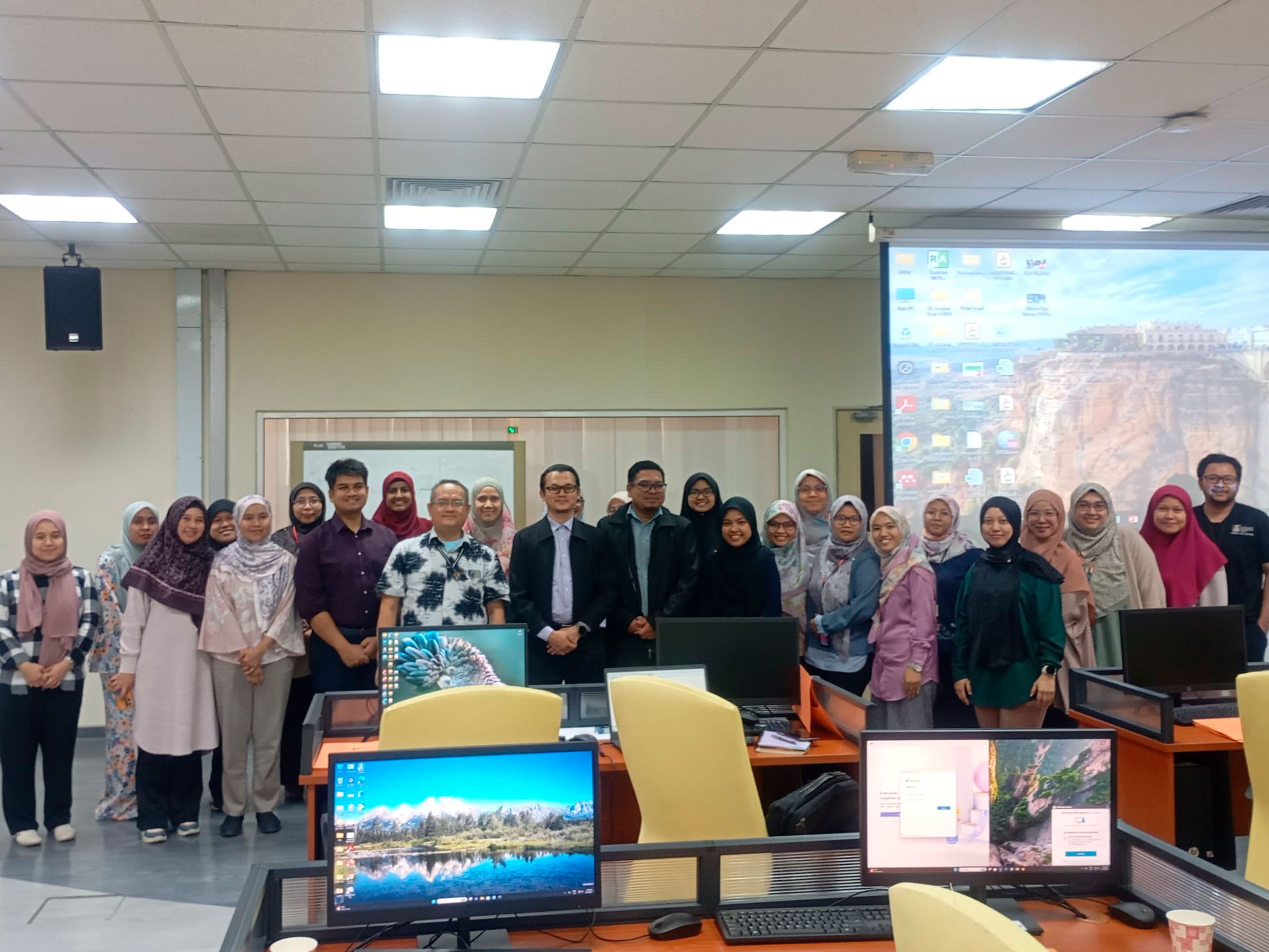 Bengkel Asas Biostatistik Menggunakan SPSS Perkasa Kemahiran Pascasiswazah UiTM